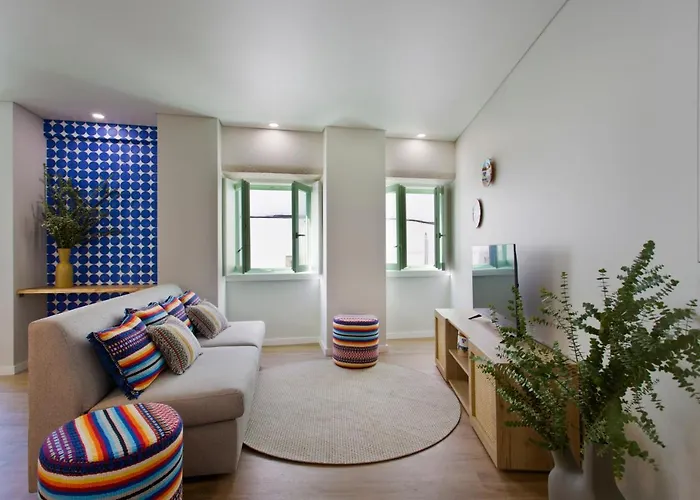 Boutique Rentals- Sea Breeze Apt